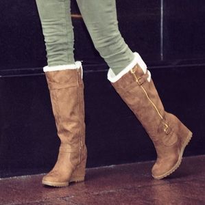 unisa wedge boots